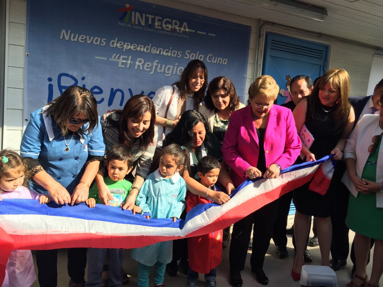 Michelle Bachelet inaugura jardín infantil en Calera de Tango.